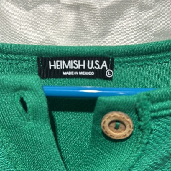 Reverse Stitch Quarter Button Top Kelly green buttons do work. - Picture 3 of 3